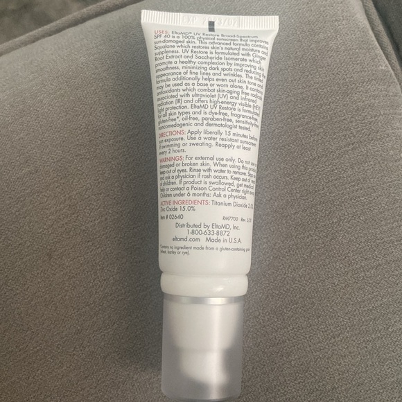 EltaMD UV restore sunscreen - Picture 3 of 3